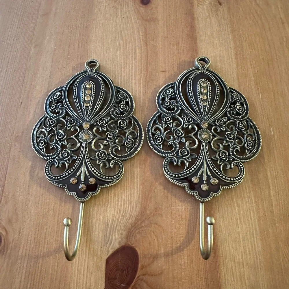Set of 2 Vintage Style Ornate Filigree Wall Hooks Bronze Rhinestone JM118AB2